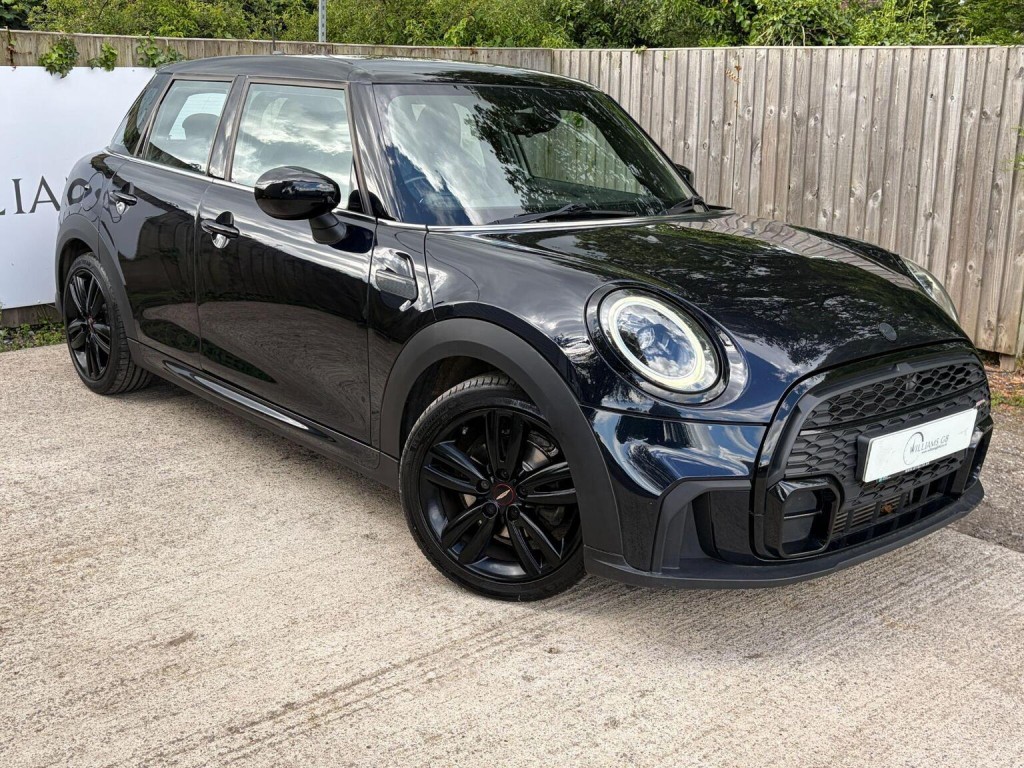 2022 MINI HATCH